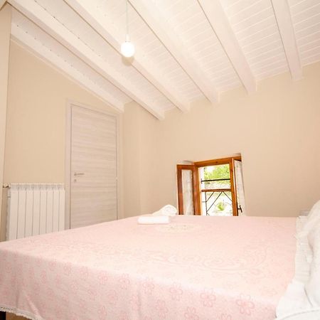 Corte Vezzola Bilocale Emma Puegnago Kültér fotó